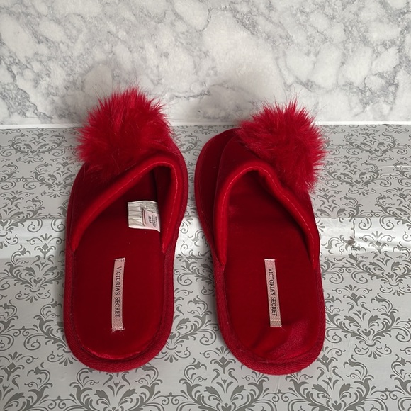 Victoria’s Secret, red Pom Pom sleepers - Picture 4 of 11